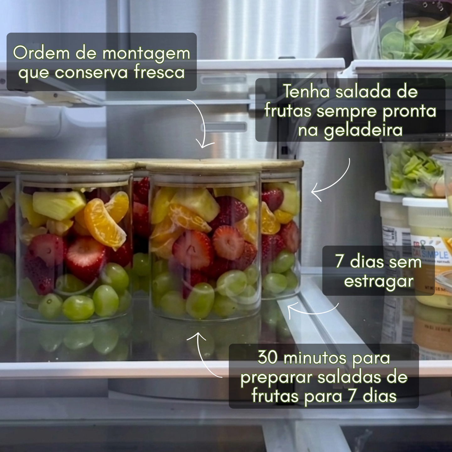 Salada de frutas pronta na geladeira